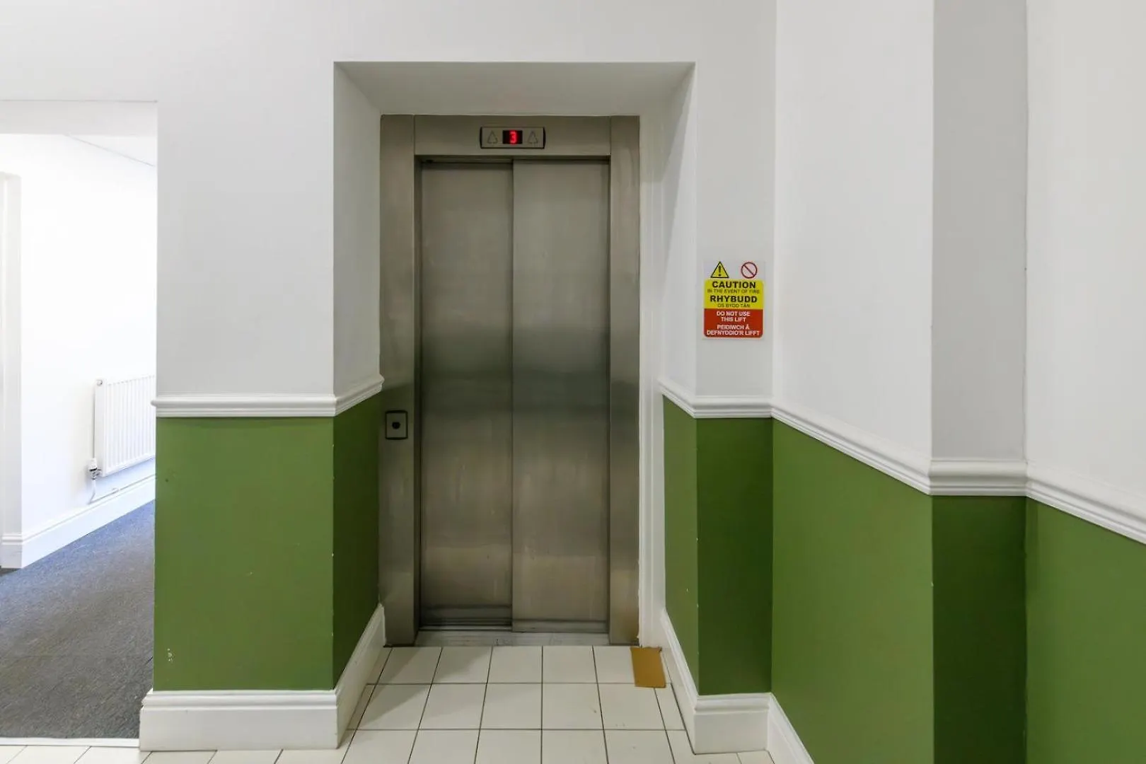 Stylish 3Br Cardiff Apt With Balcony And Parking! 영국