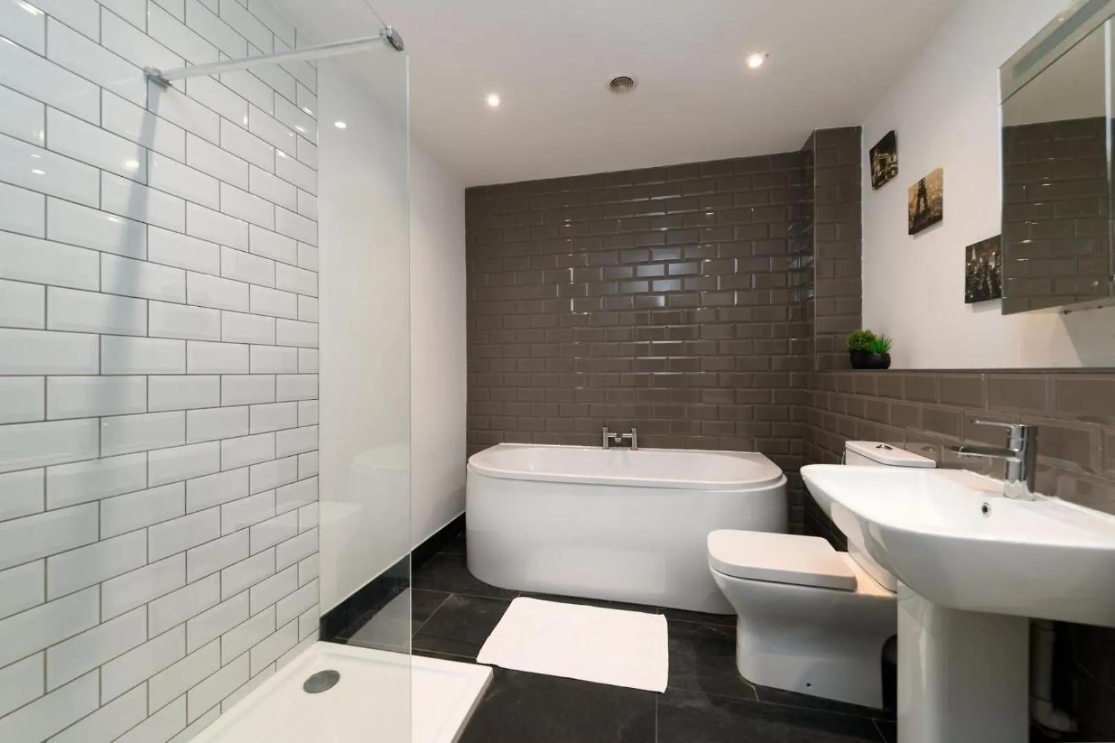 아파트 Stylish 3Br Cardiff Apt With Balcony And Parking! 영국