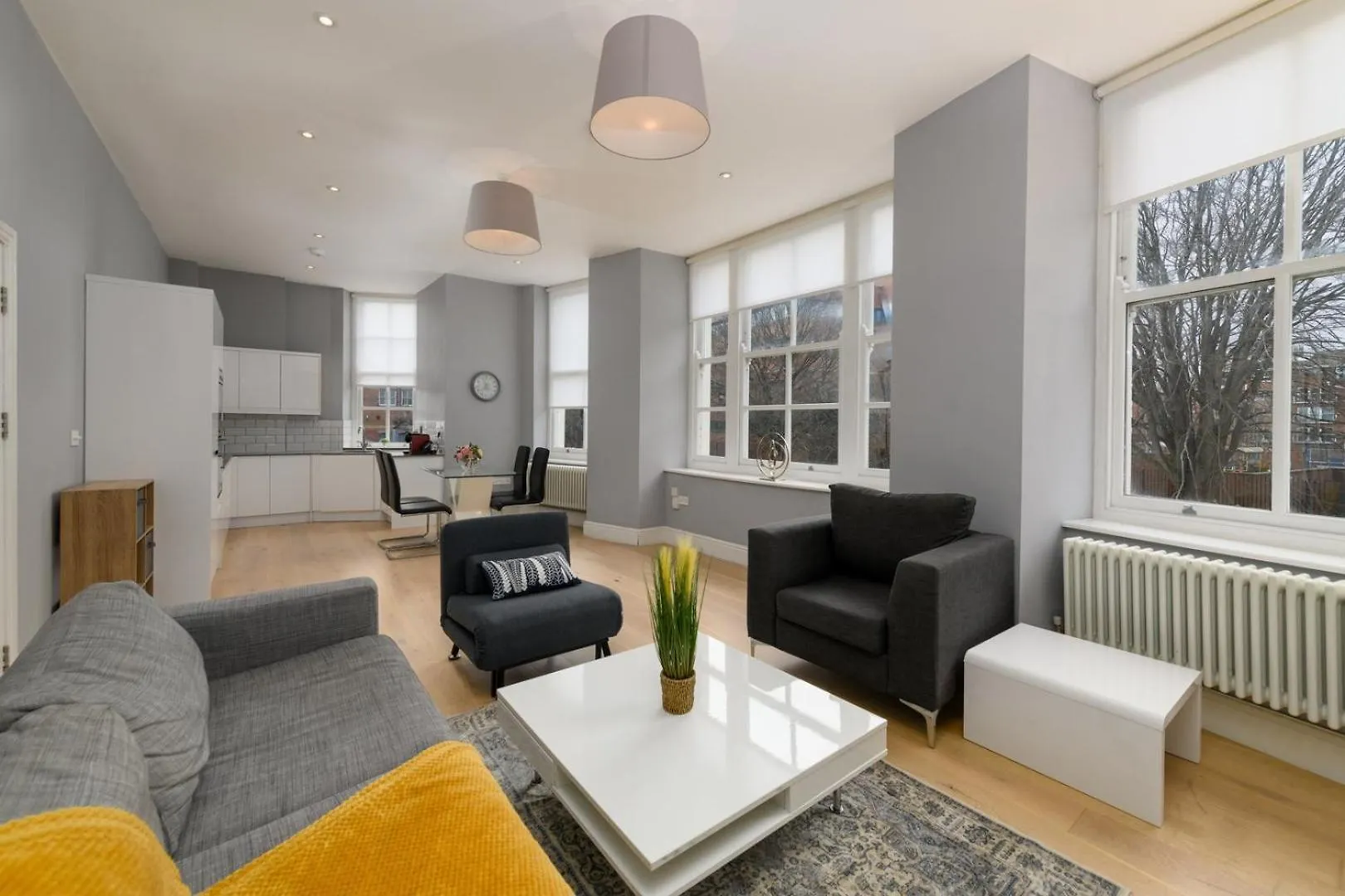 Stylish 3Br Cardiff Apt With Balcony And Parking!